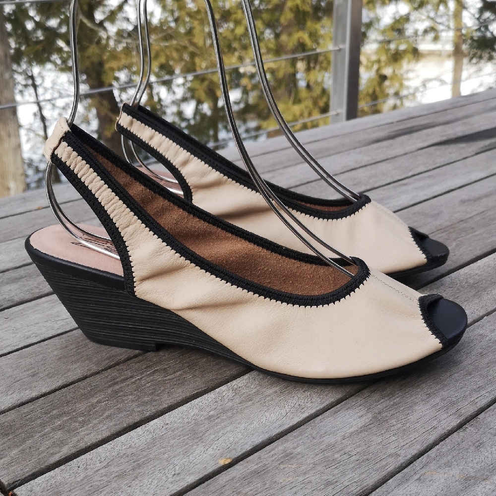 Miz Mooz peep-toe leather sandals